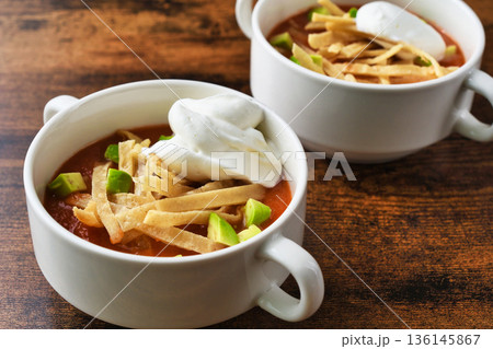 ソパ・デ・トルティージャ（ソパ・アステカ）（メキシコ料理） 136145867