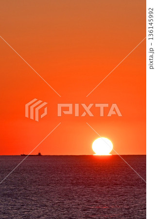 堂ヶ島の夕陽 136145992