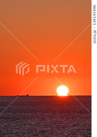 堂ヶ島の達磨夕陽 堂ヶ島の達磨夕陽 136145996