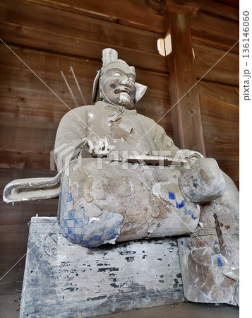 筑後市『鬼滅の刃』の聖地？溝口竈門神社の木像 136146060