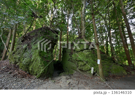天の岩戸 室生龍穴神社(奈良県宇陀市) 天の岩戸 室生龍穴神社(奈良県宇陀市) 136146310