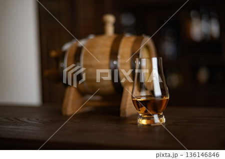 樽熟成イメージ ウイスキー バー ミニ樽 樽 カスク テイスティンググラス 熟成 樽熟成イメージ ウイスキー バー ミニ樽 樽 カスク テイスティンググラス 熟成 136146846