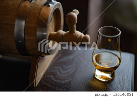 樽熟成イメージ ウイスキー バー ミニ樽 樽 カスク テイスティンググラス 熟成 樽熟成イメージ ウイスキー バー ミニ樽 樽 カスク テイスティンググラス 熟成 136146851