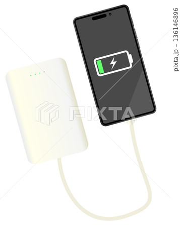 モバイルバッテリーで充電中のスマートフォン 136146896