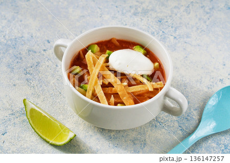 ソパ・デ・トルティージャ（ソパ・アステカ）（メキシコ料理） 136147257