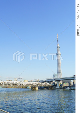 【東京都】隅田川・すみだリバーウォークとスカイツリー 【東京都】隅田川・すみだリバーウォークとスカイツリー 136147835