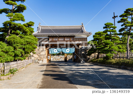史跡高松城跡玉藻公園　桜御門　香川県高松市 136149359