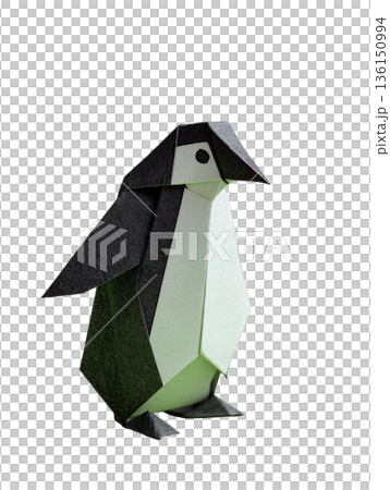 白色背景上的摺紙企鵝 136150994
