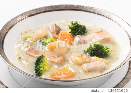 クリームシチュー（海老　ベーコン） 136151696