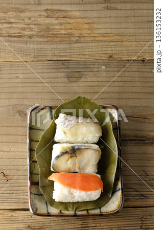 鮭と鯛と鯖の柿の葉寿司 鮭と鯛と鯖の柿の葉寿司 136153232