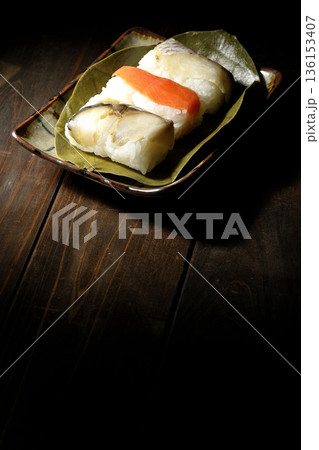 鮭と鯛と鯖の柿の葉寿司 136153407