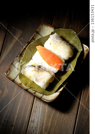 鮭と鯛と鯖の柿の葉寿司 鮭と鯛と鯖の柿の葉寿司 136153431