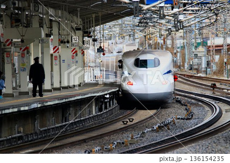 東海道新幹線『米原駅』を発車する… 【N700S】 東海道新幹線『米原駅』を発車する… 【N700S】 136154235