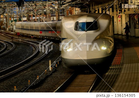 東海道新幹線『米原駅』へ入線する… 【N700A】 東海道新幹線『米原駅』へ入線する… 【N700A】 136154305