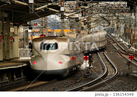 東海道新幹線『米原駅』を発車する… 【N700A】 東海道新幹線『米原駅』を発車する… 【N700A】 136154349