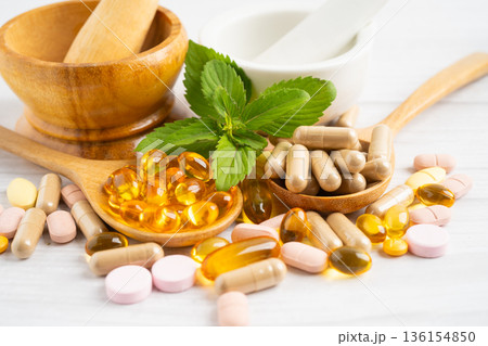 Fish oil vitamin with EPA and DHA,Alternative medicine herbal organic capsule with vitamin E omega 3. Fish oil vitamin with EPA and DHA,Alternative medicine herbal organic capsule with vitamin E omega 3. 136154850