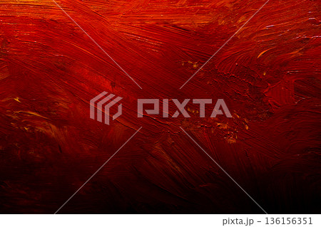 赤色の絵具で塗った背景 136156351