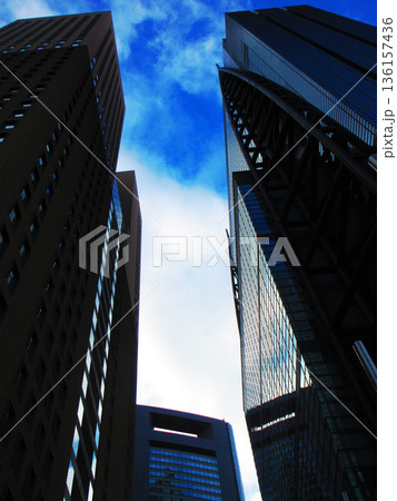 汐留シティセンター周辺(汐留シオサイト)の高層ビル群の都市景観(風景) 汐留シティセンター周辺(汐留シオサイト)の高層ビル群の都市景観(風景) 136157436