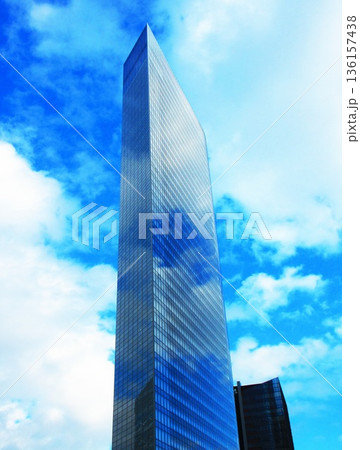 汐留シティセンター周辺（汐留シオサイト）の高層ビル群の都市景観（風景） 136157438