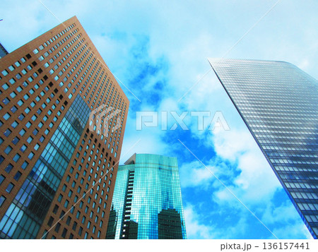 汐留シティセンター周辺（汐留シオサイト）の高層ビル群の都市景観（風景） 136157441