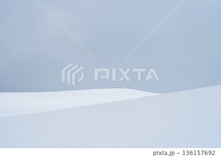 雪原風景　北海道美瑛町 136157692