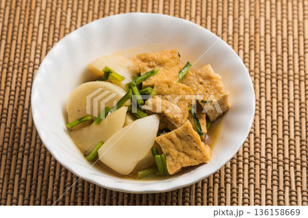 厚揚げと小蕪の煮物 136158669
