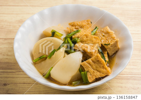 厚揚げと小蕪の煮物 厚揚げと小蕪の煮物 136158847