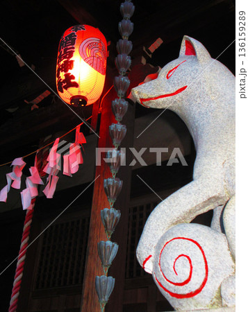 埼玉県川口市の朝日稲荷神社の夜の風景 埼玉県川口市の朝日稲荷神社の夜の風景 136159289