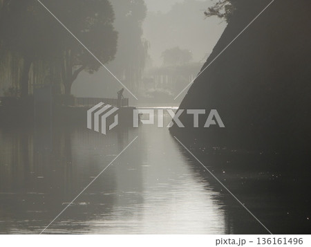 もやったの名古屋城のお堀 もやったの名古屋城のお堀 136161496