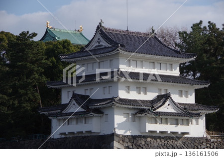 名古屋城の西北隅櫓と金シャチ 136161506