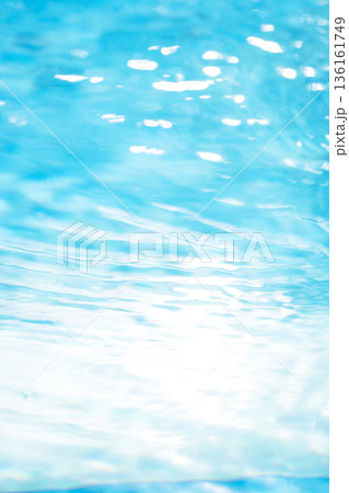 水面模様がつくる夏色のイメージ 136161749