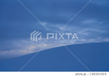 雪原風景　北海道美瑛町 136161914