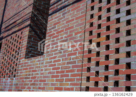 レンガの壁面 136162429