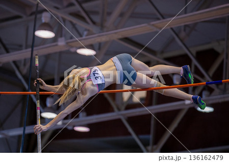 Women indoor pole vault 136162479