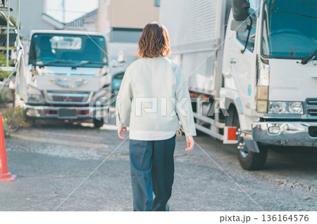 truck driver 136164576