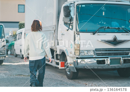 truck driver 136164578