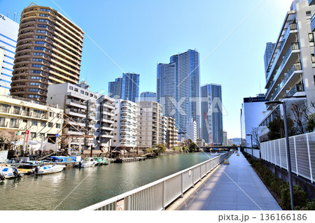 浜前橋/新月島川付近より新島橋、晴海方面を望む(東京都中央区)【2026.2】 浜前橋/新月島川付近より新島橋、晴海方面を望む(東京都中央区)【2026.2】 136166186