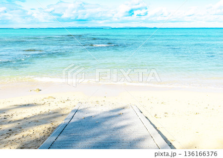 青い海 136166376