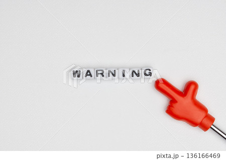 warningのアルファベットビーズとポインタ 136166469