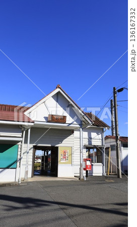JR八高線の毛呂駅 136167332