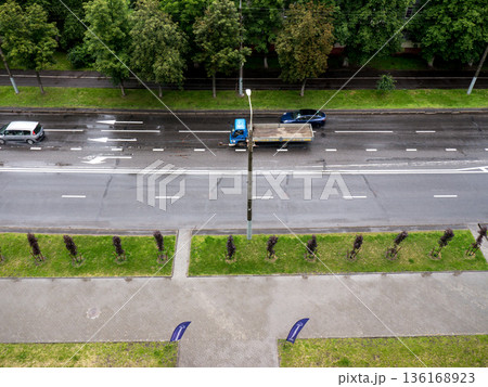 The Architecture road backgrounds and cars. Rain.View from above. 136168923