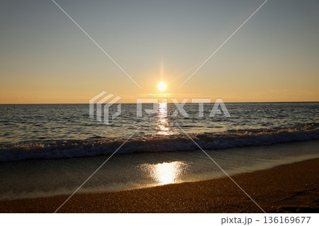 Sunset ocean horizon. High quality photo Sunset ocean horizon. High quality photo 136169677