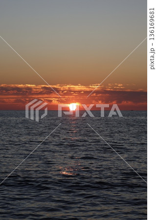 Sunset ocean horizon. High quality photo Sunset ocean horizon. High quality photo 136169681
