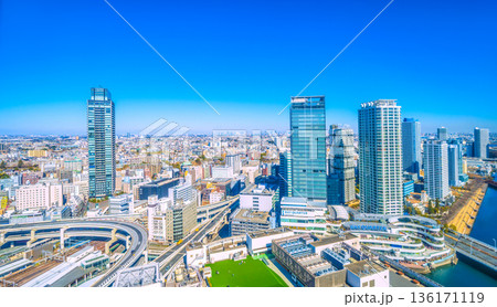 日本の横浜都市景観新風景。横浜駅前のタワマンや新横浜、武蔵小杉、川崎、都内、横浜ベイクォーターなど… 136171119