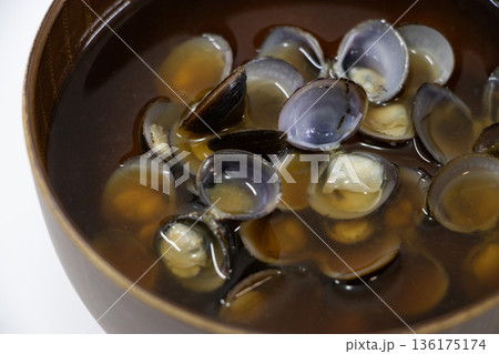 しじみの味噌汁 136175174