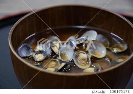 しじみの味噌汁 136175178