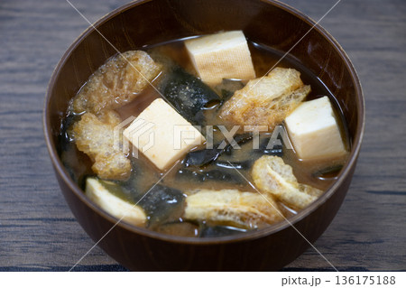 味噌汁 味噌汁 136175188