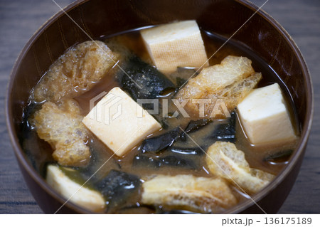 味噌汁 味噌汁 136175189