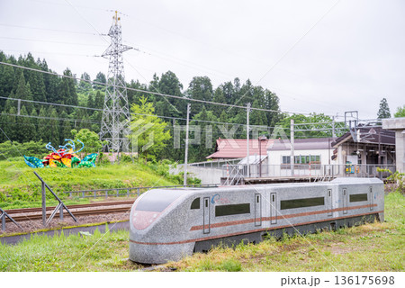 【まつだい駅】ほくほく線特急はくたかの記念碑 【まつだい駅】ほくほく線特急はくたかの記念碑 136175698
