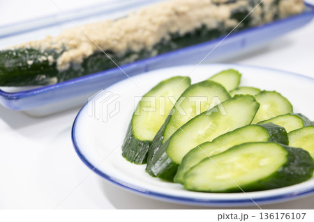 キュウリのぬか漬け 136176107